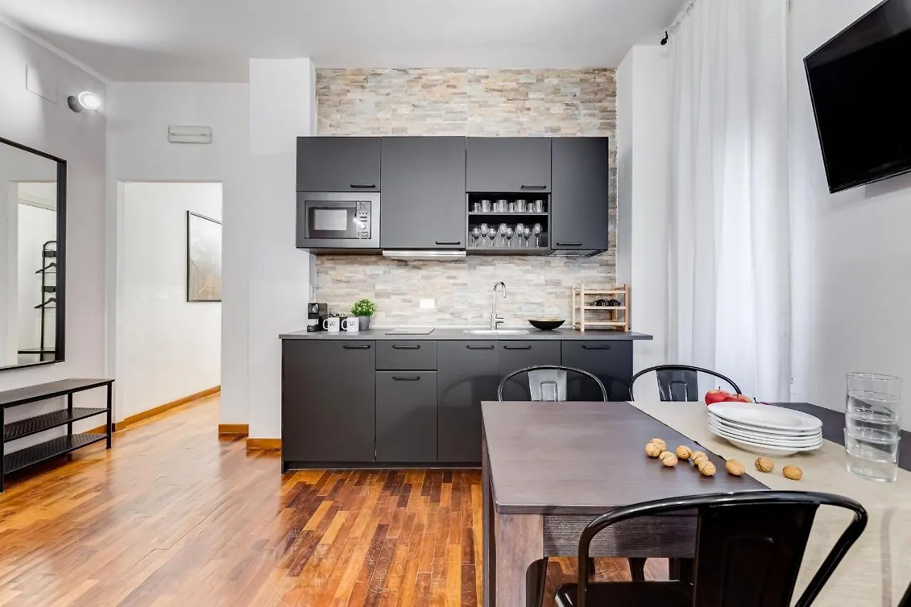Bmga L Cozy Industrial Apartment In City Center Rome