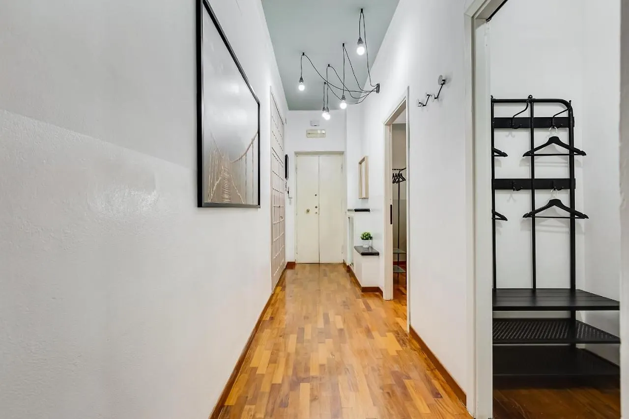 Bmga L Cozy Industrial Apartment In City Center Roma 0*,  Italia